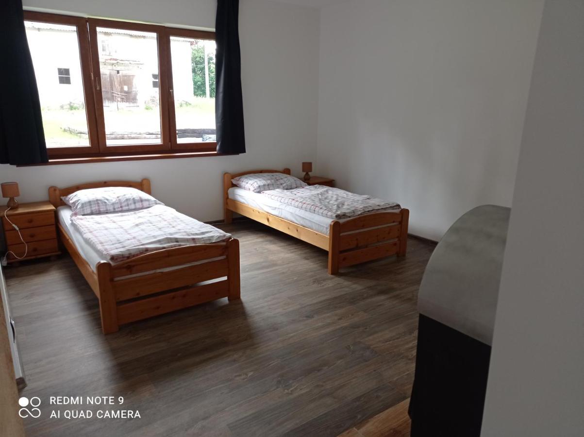 U Becova Nad Teplou Apartment *
